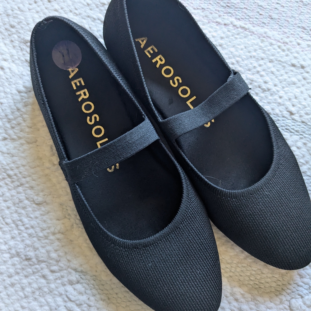 AEROSOLES Women's Black Flats